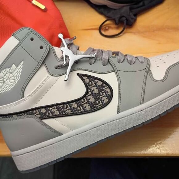 Air Jordan Dior 1 main image 5